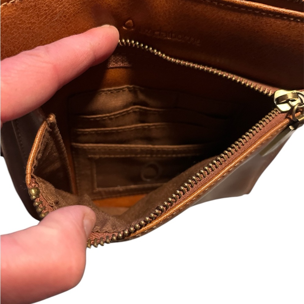 Liz Claiborne Tan Leather Shoulder Bag - Picture 6 of 6